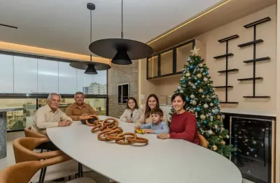 Apartamento à venda com 03 suítes e vista para o mar na praia brava.