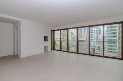 Apartamento à venda com 04 suítes no centro de balneário camboriú.