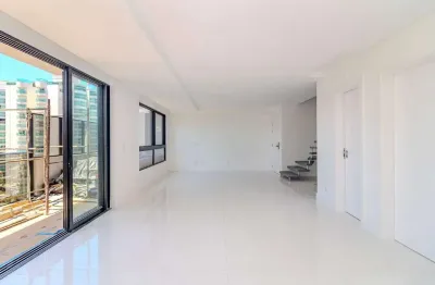 Apartamento duplex em fase de construção à venda na praia brava.