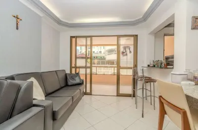 Apartamento à venda com 02 dormitórios em balneário camboriú.