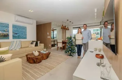 Apartamento diferenciado à venda com 03 suítes na praia brava.