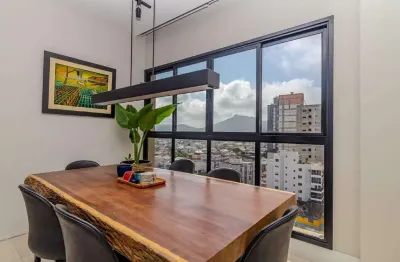 Este elegante imóvel, com 138m² de área privativa, está à venda no edifício solar di siena