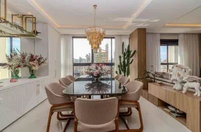 Apartamento mobiliado, com 03 suítes à venda em balneário camboriú.