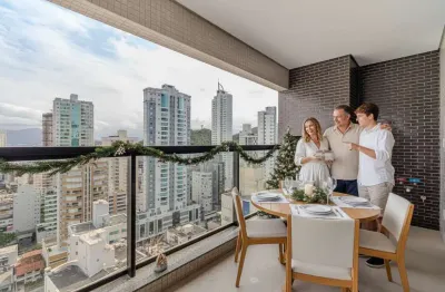 Apartamento à venda com 04 suítes no centro de balneário camboriú.