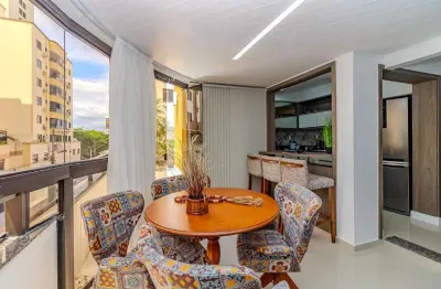 Apartamento diferenciado à venda no Centro de Balneário Camboriú com 3 quartos