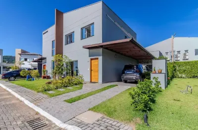 Casa à venda no condomínio village dos ipes em balneário camboriú