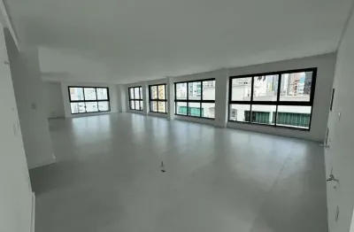 Cobertura com 4 quartos à venda na Rua 1141, 298, Centro, Balneário Camboriú