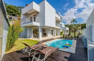 Casa com 3 quartos à venda na Servidão Antônio Belmiro Furtado, 235, Cabeçudas, Itajaí