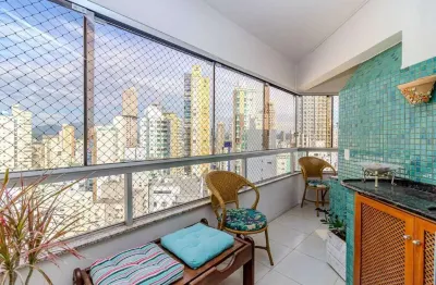 Apartamento à venda na quadra mar no Ed. Cepar em Balneário Camboriú