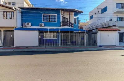 Casa com 2 quartos à venda na Rua 770, 162, Centro, Balneário Camboriú