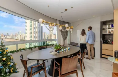 Apartamento com vista mar à venda no ed. luz do mar em balneário camboriú