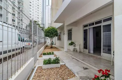 Casa com 3 quartos à venda na Rua 3614, 105, Centro, Balneário Camboriú