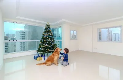 Apartamento com vista mar à venda no centro de balneário camboriú