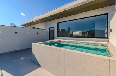 Casa triplex a venda no centro de balneário camboriú
