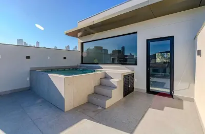 Casa triplex a venda no centro de balneário camboriú