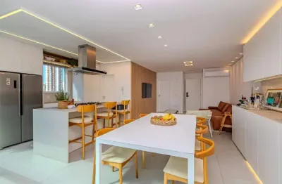 Apartamento com vista mar à venda no centro de balneário camboriú