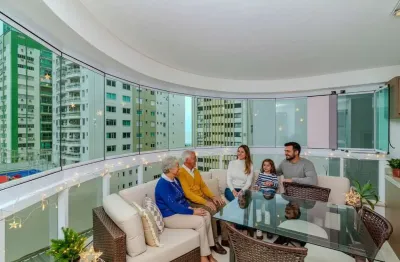 Apartamento próximo a praia à venda no centro de balneário camboriú