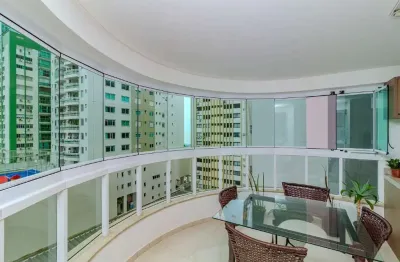 Apartamento próximo a praia à venda no centro de balneário camboriú