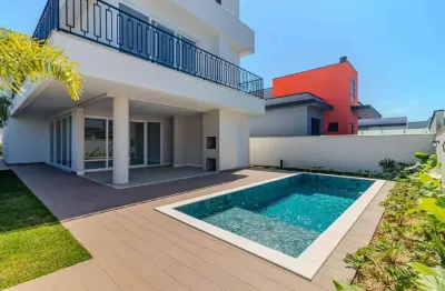 Casa em condomínio fechado com 3 quartos à venda na Rua José Francisco Bernardes, 610, Santa Regina, Camboriú