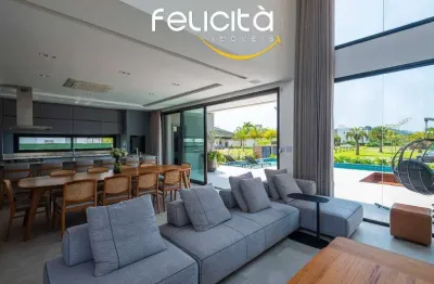 Casa em condomínio fechado com 4 quartos à venda na Rua Coronel Benjamin Vieira, 635, Centro, Camboriú