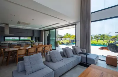 Casa em condomínio fechado com 4 quartos à venda na Rua Coronel Benjamin Vieira, 635, Centro, Camboriú