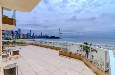 Apartamento frente mar com terraço privativo a venda no ed. constante