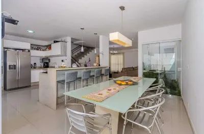 Casa com 3 quartos à venda na Rua Monteiro Lobato, 181, Praia dos Amores, Balneário Camboriú