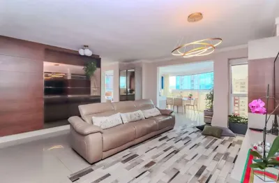 Apartamento andar alto à venda no centro em balneário camboriú.