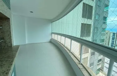 Apartamento a poucos passos do mar à venda em Balneário Camboriú