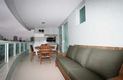 Apartamento com 3 suítes na quadra do mar a venda no Ed. Alexandria