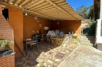 Alugo chácara em itatiaiuçu com 03 quartos e piscina excelente localização.