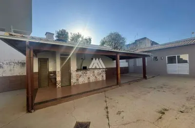 Vendo casa no lourdes com área gourmet e muito espaço