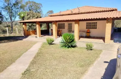 Vendo chácara em itatiaiuçu de 12.000m² com 03 quartos excelente localização.