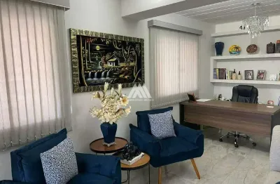 Vendo casa de dois pavimentos em itaúna em excelente localização!