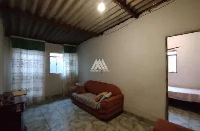 Vendo casa em itaúna com 150m² e 02 quartos em ótima localização