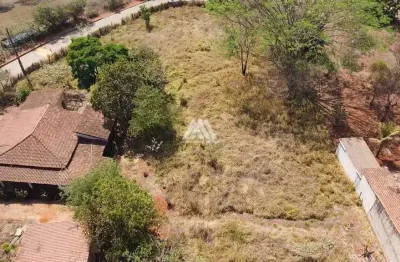 Vendo chácara em itatiaiuçu toda cercada em excelente localização!