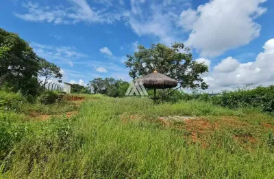 Vendo chácara em itatiaiuçu de 1000m² com piscina excelente localização.