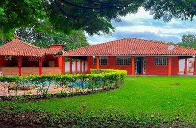 Sítio á venda de 4000m², com 04 quartos e campo de futebol em igarapé mg!
