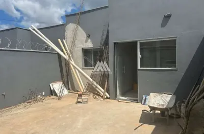 Vendo casa na planta com suíte e closet no jadir marinho!