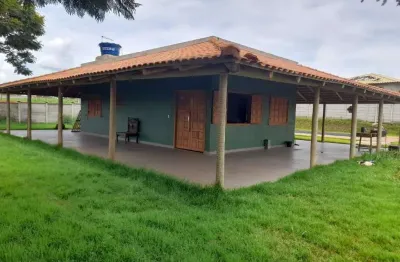 Sítio à venda com 3 quartos sendo 1 suíte, terreno de 1.200m² em mateus leme-mg.