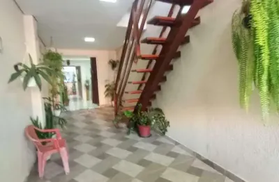 Casa térrea para locação com 03 quartos e garagem para 03 carros em igarapé mg!