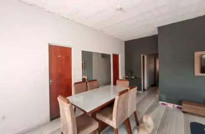 Casa residencial com 04 quartos sendo 01 suíte á venda em igarapé-mg!