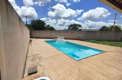 Vendo casa ampla, avarandada e com acabamento impecável em itatiaiuçu!