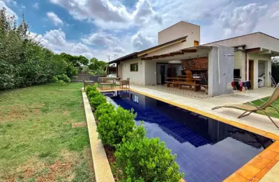 Seu paraíso particular: chácara completa em terreno de 1.001 m²!