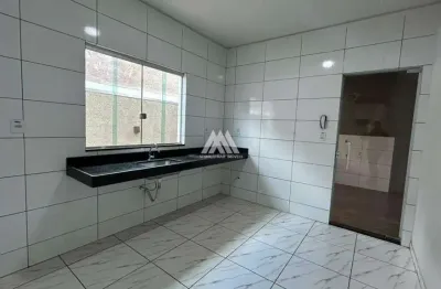 Alugo casa com 3 quartos em itatiaiuçu com excelente localização!