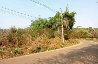 Terreno á venda de 2000m², com ótima vista para a lagoa em igarapé mg!