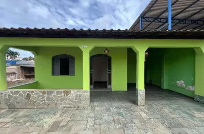Casa á venda sendo comercial com ótima localização no centro de igarapé mg!