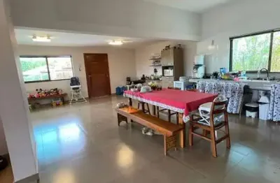 Casa á venda em condomínio de 2460m², com 03 quartos sendo 01 suíte em igarapé mg!