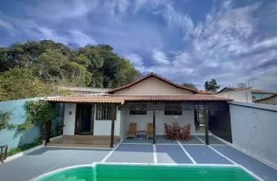 Casa á venda com 03 quartos sendo 01 suíte, lote de 350m² em bonfim mg!