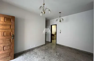 Vendo casa com 03 quartos + 01 escritório no centro- itaúna/mg!!